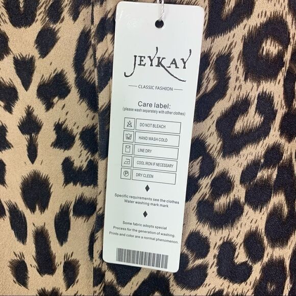 Jeykay cheetah bomber jacket. SO SOFT! small NWT - Picture 3 of 9